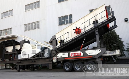 車載流動錘式破碎機多少錢？產(chǎn)量多高？