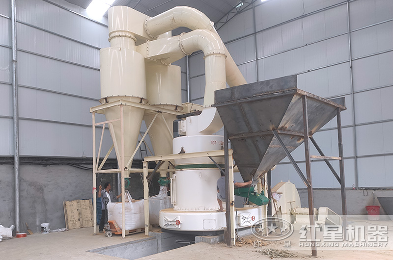 4525磨粉機現(xiàn)場 4525磨粉機現(xiàn)場