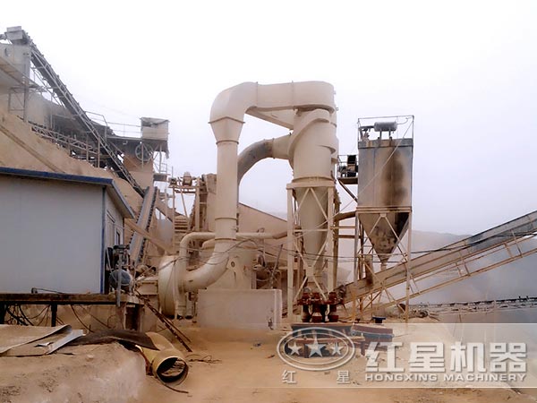 云母石磨粉機(jī)工程案例現(xiàn)場(chǎng) 云母石磨粉機(jī)工程案例現(xiàn)場(chǎng)