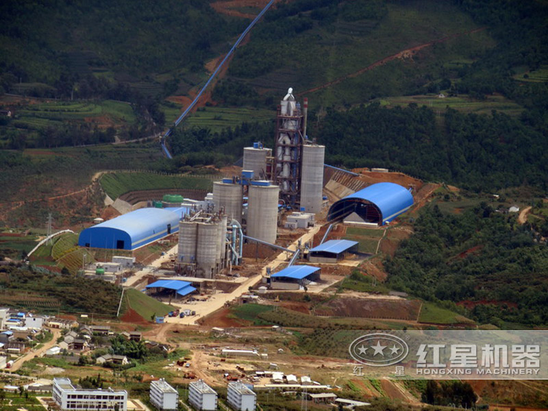 海綿鐵生產(chǎn)現(xiàn)場(chǎng) 海綿鐵生產(chǎn)現(xiàn)場(chǎng)