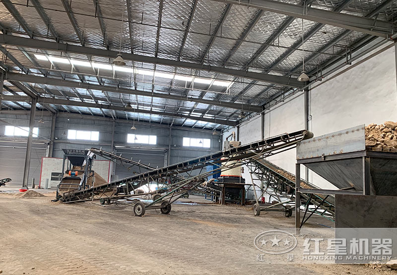 1臺(tái)1750石灰石復(fù)合式破碎機(jī)現(xiàn)場(chǎng) 1臺(tái)1750石灰石復(fù)合式破碎機(jī)現(xiàn)場(chǎng)