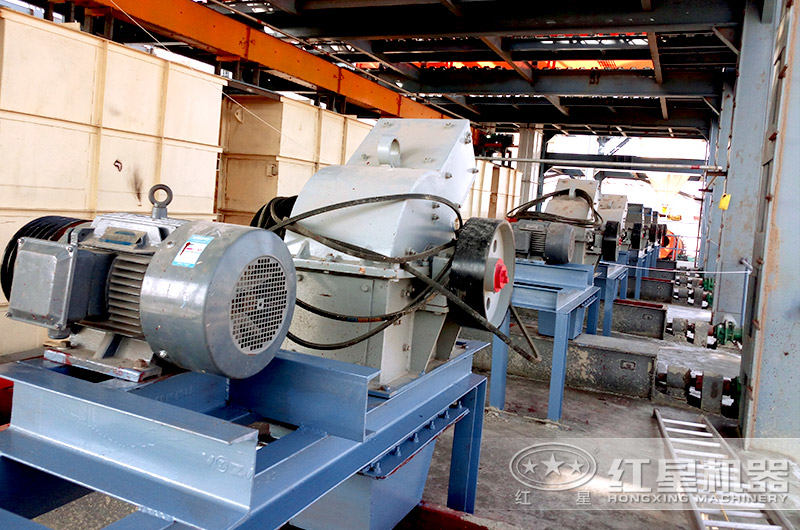 PC600×400小型錘式破碎機(jī)現(xiàn)場 PC600×400小型錘式破碎機(jī)現(xiàn)場