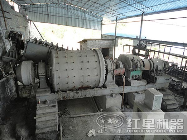 棒磨機(jī)生產(chǎn)現(xiàn)場(chǎng) 棒磨機(jī)生產(chǎn)現(xiàn)場(chǎng)