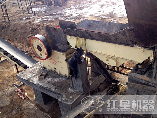 現(xiàn)場作業(yè)中 現(xiàn)場作業(yè)中