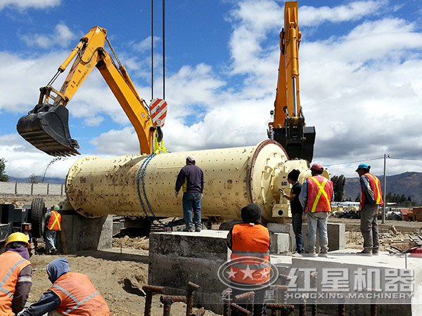 球磨機現場作業(yè) 球磨機現場作業(yè)