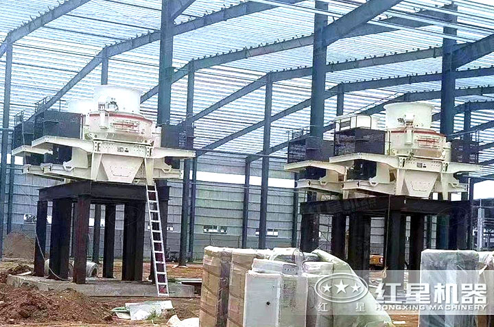 現(xiàn)場(chǎng)作業(yè)中 現(xiàn)場(chǎng)作業(yè)中