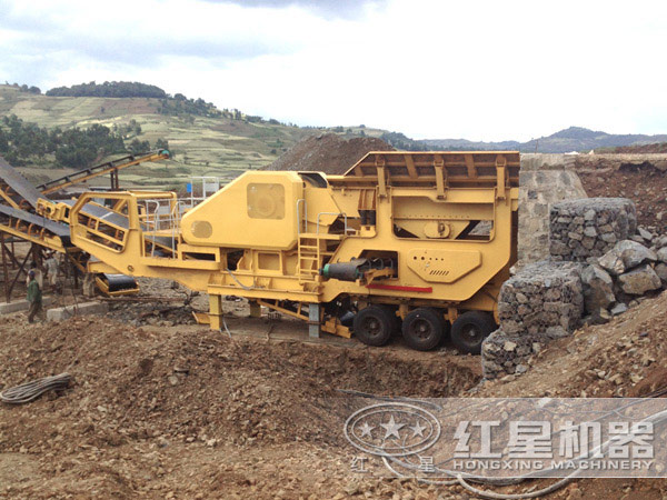 鵝卵石輪胎式移動破碎站生產線 鵝卵石輪胎式移動破碎站生產線