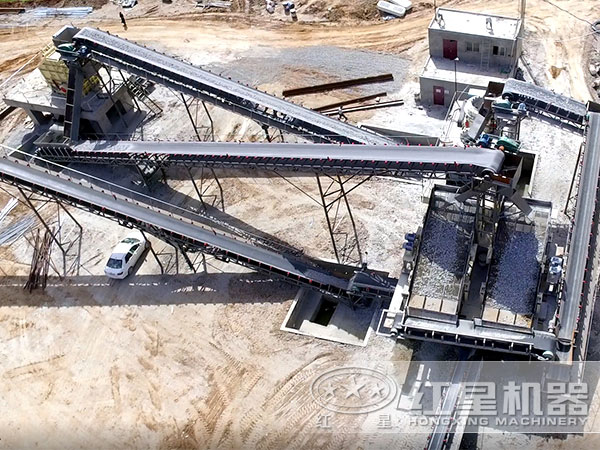 正在作業(yè)的粉石子機 正在作業(yè)的粉石子機