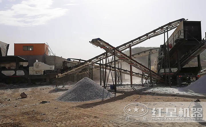 移動破碎機客戶現(xiàn)場 移動破碎機客戶現(xiàn)場