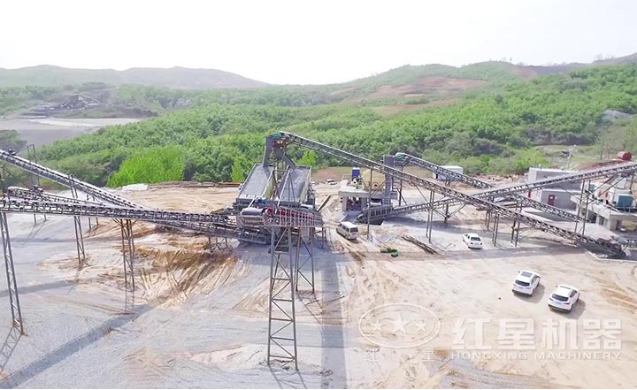 破碎機生產現(xiàn)場 破碎機生產現(xiàn)場