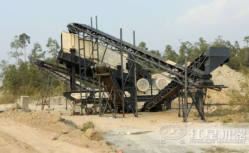 移動(dòng)碎石機(jī)生產(chǎn)現(xiàn)場(chǎng) 移動(dòng)碎石機(jī)生產(chǎn)現(xiàn)場(chǎng)