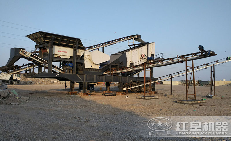 移動碎石機生產(chǎn)現(xiàn)場 移動碎石機生產(chǎn)現(xiàn)場