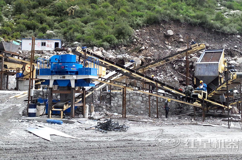 砂子生產(chǎn)現(xiàn)場(chǎng) 砂子生產(chǎn)現(xiàn)場(chǎng)