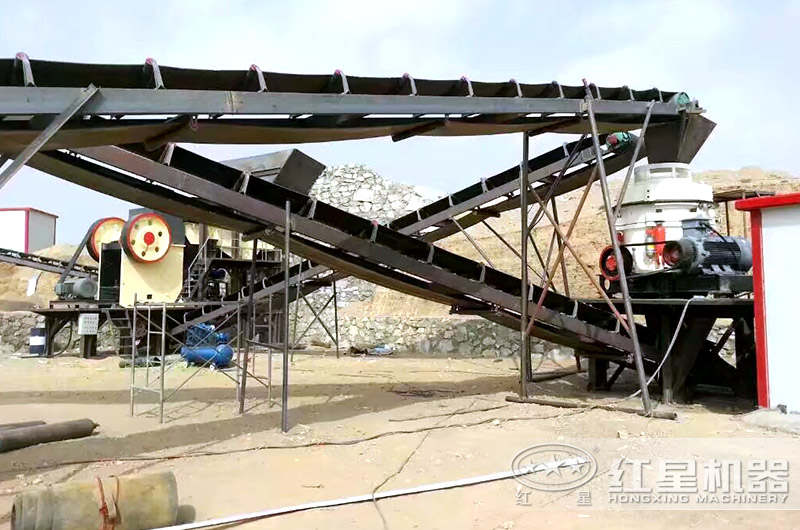 內(nèi)蒙時(shí)產(chǎn)150噸碎石現(xiàn)場(chǎng) 內(nèi)蒙時(shí)產(chǎn)150噸碎石現(xiàn)場(chǎng)