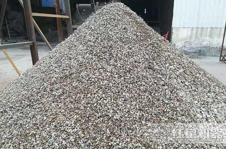 圓錐碎石機作業(yè)現(xiàn)場物料圖 圓錐碎石機作業(yè)現(xiàn)場物料圖