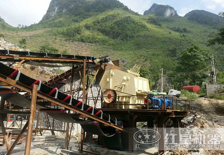 反擊式制砂機作業(yè)現(xiàn)場 反擊式制砂機作業(yè)現(xiàn)場