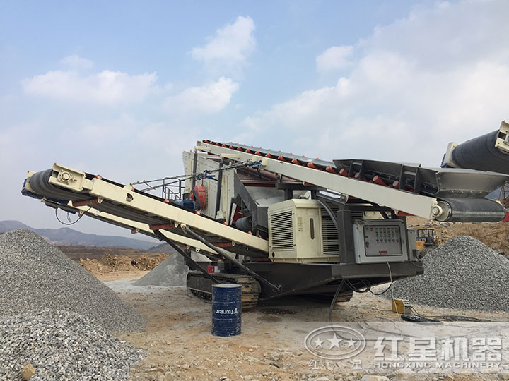 移動(dòng)石頭加工設(shè)備現(xiàn)場(chǎng) 移動(dòng)石頭加工設(shè)備現(xiàn)場(chǎng)