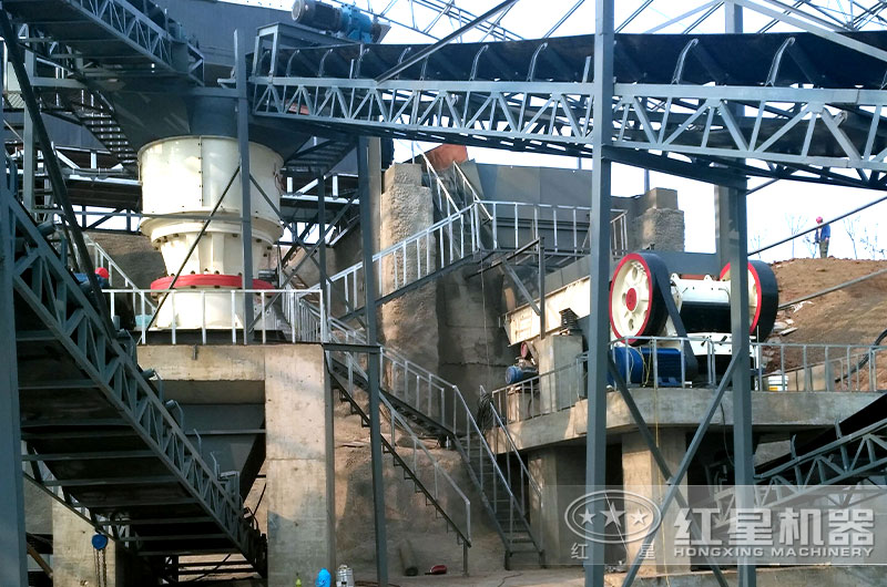 石英砂生產現(xiàn)場 石英砂生產現(xiàn)場