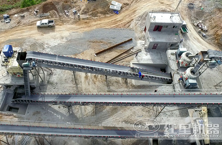 石料破碎制砂現(xiàn)場 石料破碎制砂現(xiàn)場