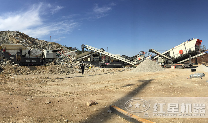 履帶式液壓破碎站多臺聯(lián)機(jī)作業(yè) 履帶式液壓破碎站多臺聯(lián)機(jī)作業(yè)