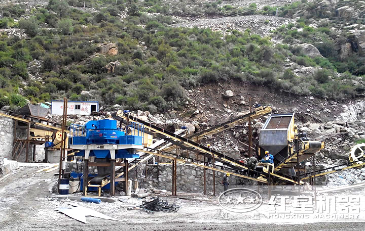 石英制砂機(jī)現(xiàn)場 石英制砂機(jī)現(xiàn)場