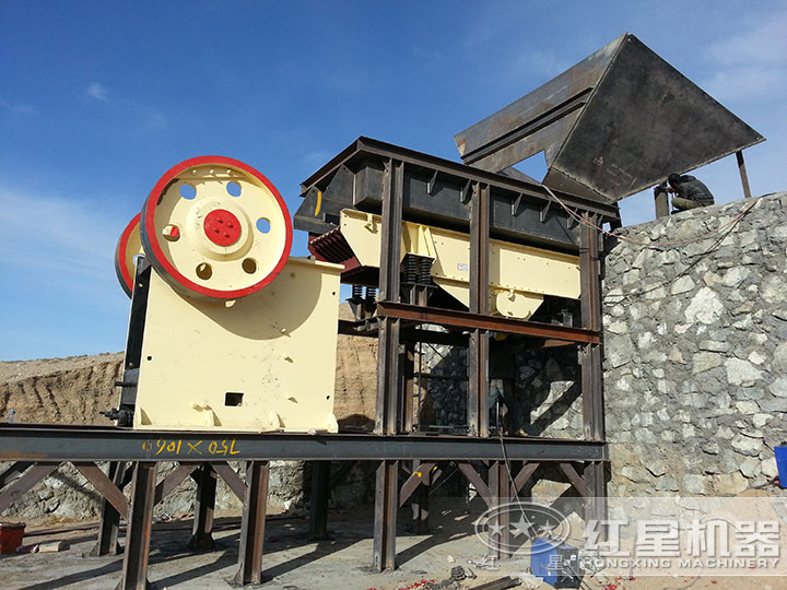 原煤破碎機(jī)安裝現(xiàn)場(chǎng) 原煤破碎機(jī)安裝現(xiàn)場(chǎng)