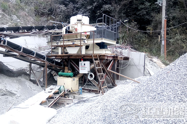 硅石制砂機作業(yè)現(xiàn)場 硅石制砂機作業(yè)現(xiàn)場