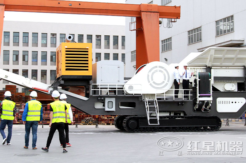 用戶到廠考察移動式粉碎機器 用戶到廠考察移動式粉碎機器