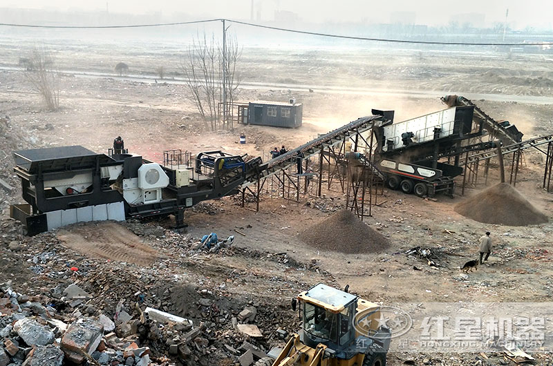 HX粗破輪胎系列移動(dòng)破碎站現(xiàn)場 HX粗破輪胎系列移動(dòng)破碎站現(xiàn)場