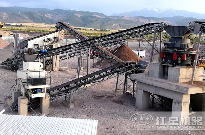 風化砂制砂機作業(yè)現(xiàn)場 風化砂制砂機作業(yè)現(xiàn)場