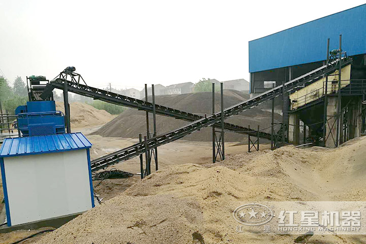 制砂現(xiàn)場(chǎng) 制砂現(xiàn)場(chǎng)