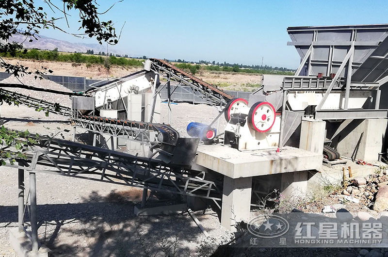 顎式破碎機作業(yè)現場 顎式破碎機作業(yè)現場