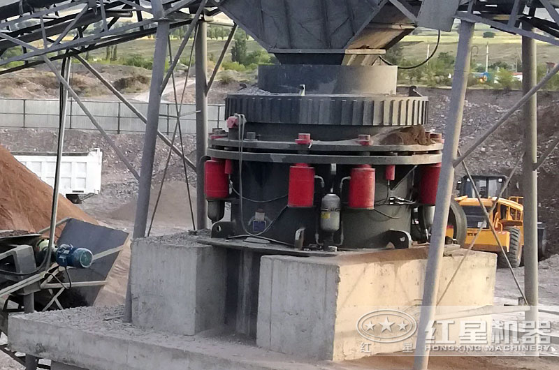 圓錐破碎機作業(yè)現場 圓錐破碎機作業(yè)現場