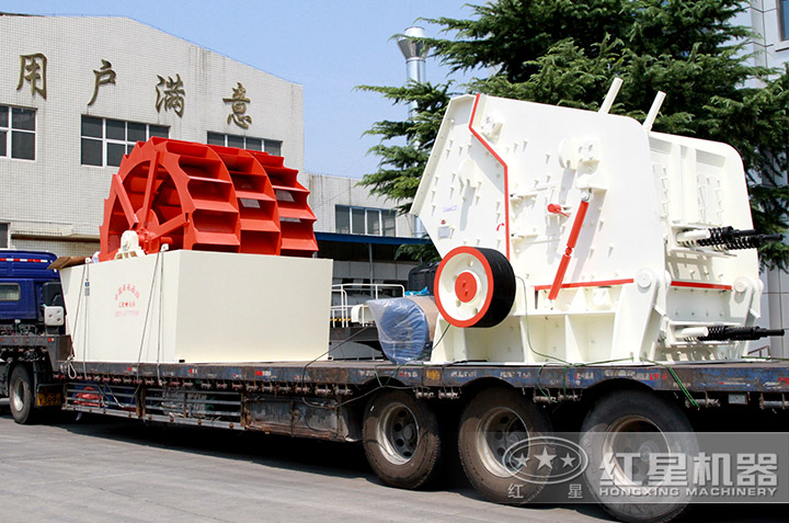 大型反擊式破碎機發(fā)貨圖 大型反擊式破碎機發(fā)貨圖