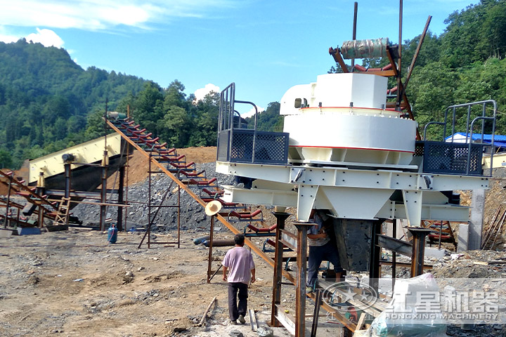 制砂機(jī)安裝現(xiàn)場(chǎng) 制砂機(jī)安裝現(xiàn)場(chǎng)