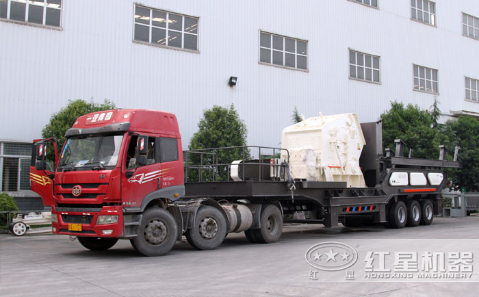 移動(dòng)破碎站發(fā)貨現(xiàn)場(chǎng) 移動(dòng)破碎站發(fā)貨現(xiàn)場(chǎng)