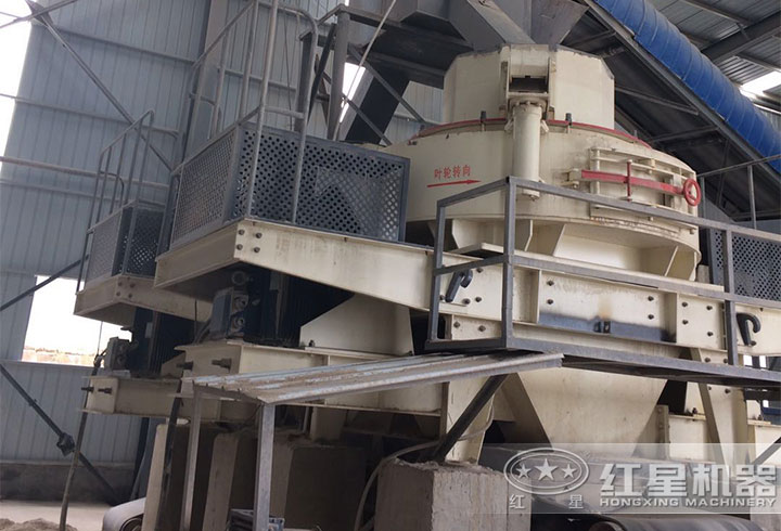 兩臺新型制砂設備作業(yè)現(xiàn)場 兩臺新型制砂設備作業(yè)現(xiàn)場