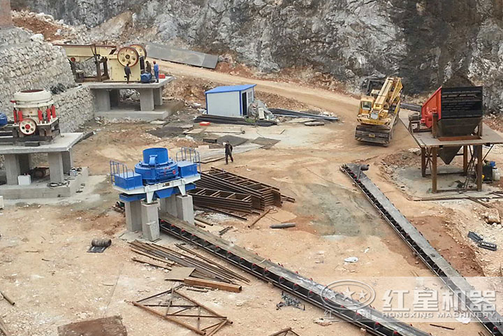 河卵石打沙機(jī)安裝現(xiàn)場(chǎng) 河卵石打沙機(jī)安裝現(xiàn)場(chǎng)