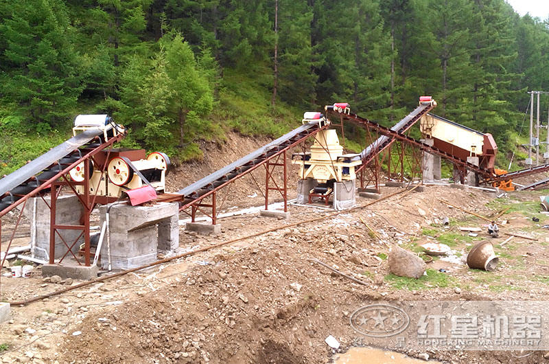 河卵石破碎加工設備生產(chǎn)現(xiàn)場 河卵石破碎加工設備生產(chǎn)現(xiàn)場