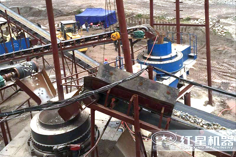石頭碎沙機(jī)作業(yè)現(xiàn)場(chǎng) 石頭碎沙機(jī)作業(yè)現(xiàn)場(chǎng)