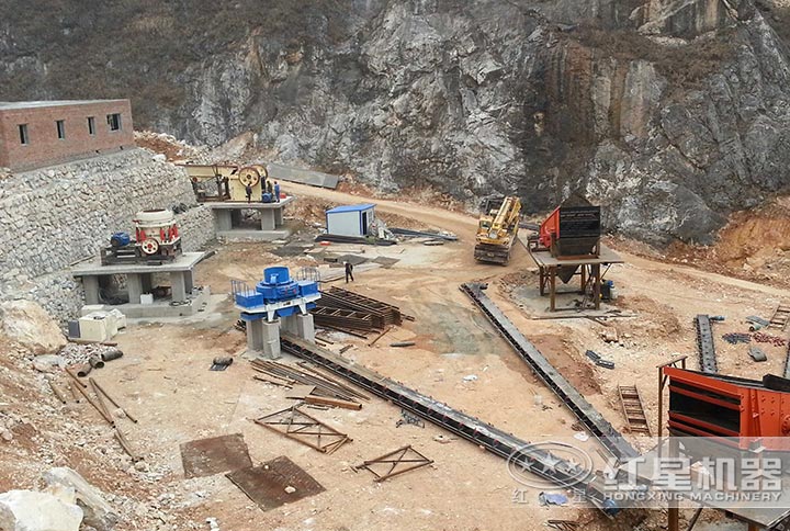 制沙機一套安裝現(xiàn)場 制沙機一套安裝現(xiàn)場