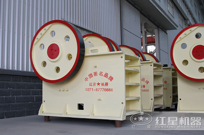 普通顎式破石機(jī) 普通顎式破石機(jī)