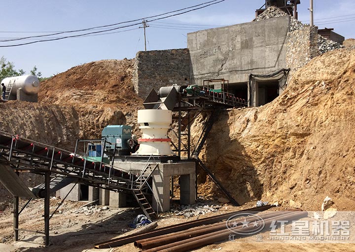 單缸圓錐破碎機(jī)安裝現(xiàn)場 單缸圓錐破碎機(jī)安裝現(xiàn)場