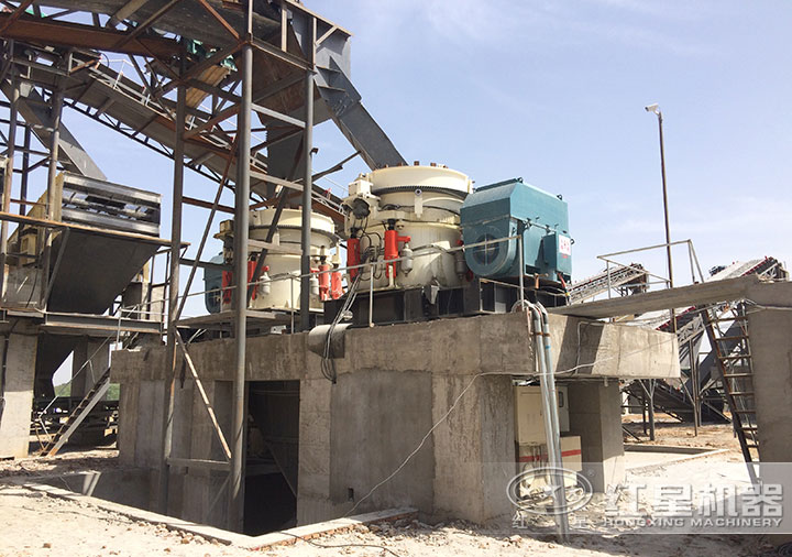 多缸液壓圓錐破碎機(jī)現(xiàn)場 多缸液壓圓錐破碎機(jī)現(xiàn)場