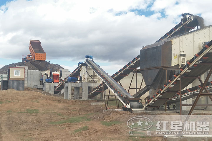 砂石料破碎生產(chǎn)機械現(xiàn)場 砂石料破碎生產(chǎn)機械現(xiàn)場