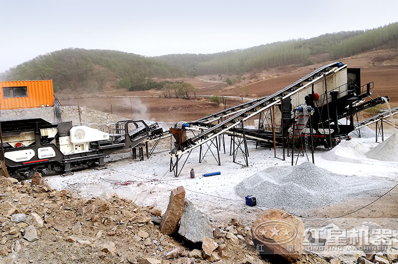 時(shí)產(chǎn)300噸河卵石破碎現(xiàn)場 時(shí)產(chǎn)300噸河卵石破碎現(xiàn)場