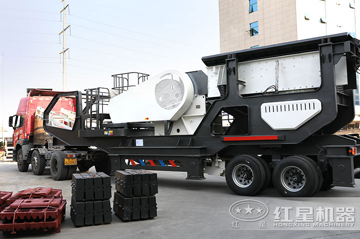 建筑垃圾移動(dòng)破碎機(jī)發(fā)貨現(xiàn)場(chǎng) 建筑垃圾移動(dòng)破碎機(jī)發(fā)貨現(xiàn)場(chǎng)