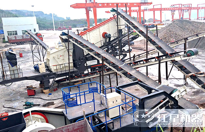 移動反擊破安裝現(xiàn)場 移動反擊破安裝現(xiàn)場