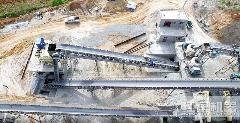 大型制砂現(xiàn)場(chǎng) 大型制砂現(xiàn)場(chǎng)