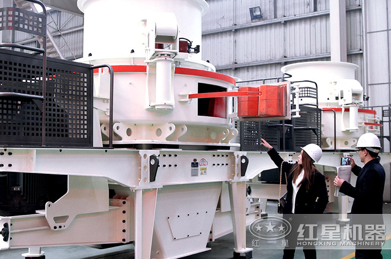 客戶正在參觀制砂機 客戶正在參觀制砂機